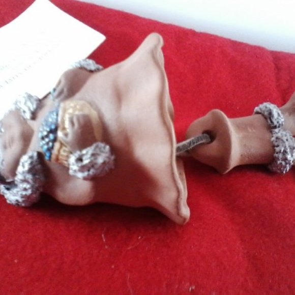 handcrafted Eskimo Bell blueberries - Picture 2 of 15